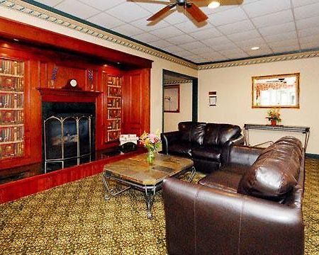 Econo Lodge Inn & Suites Augusta Interior foto